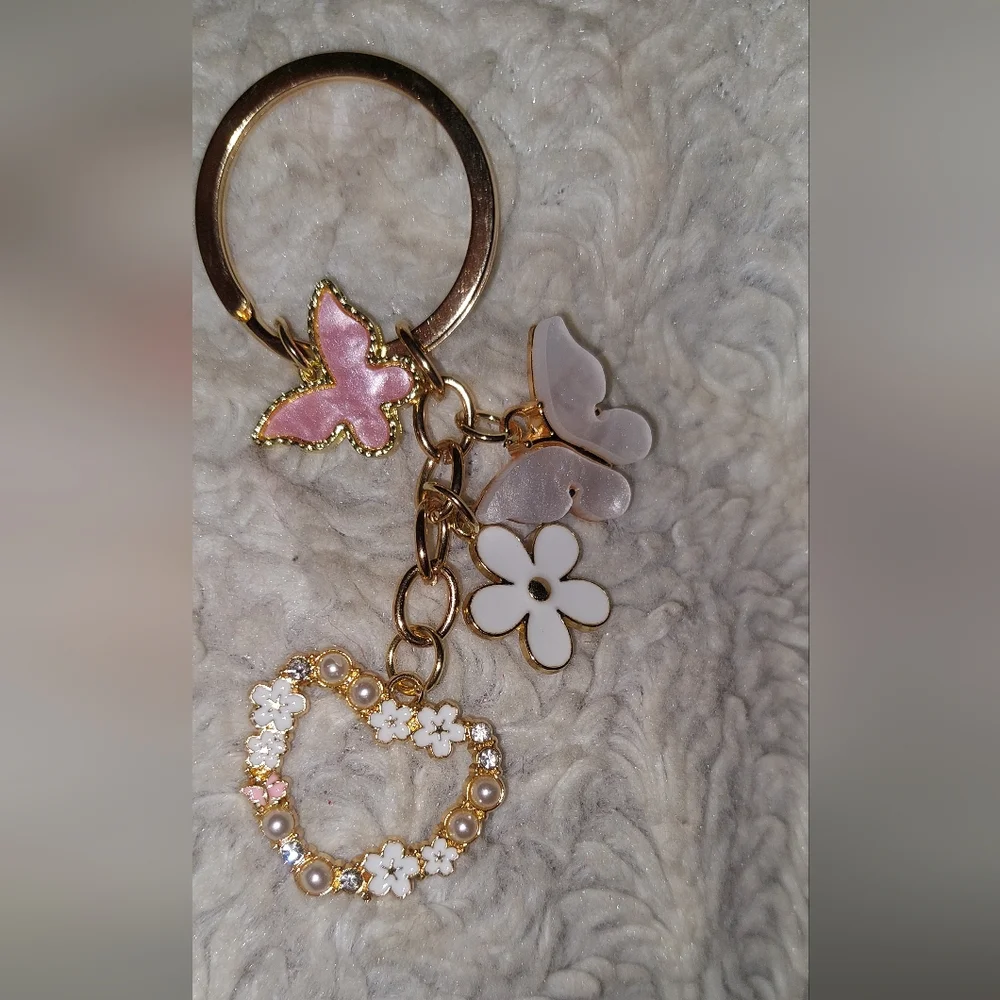 SOLD-Butterfly Keychain pink with pearls and gold tone. NWT smoke free home - Picture 3 of 3